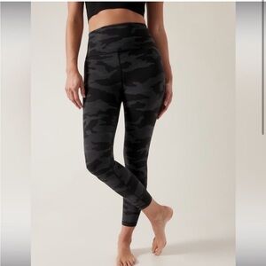 ATHLETA Elation Camo 7/8 Tight Leggings